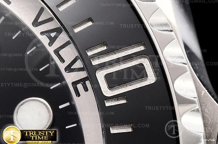 0220 ROLSD093 – Deep Sea Dweller Black Contemporary 1015